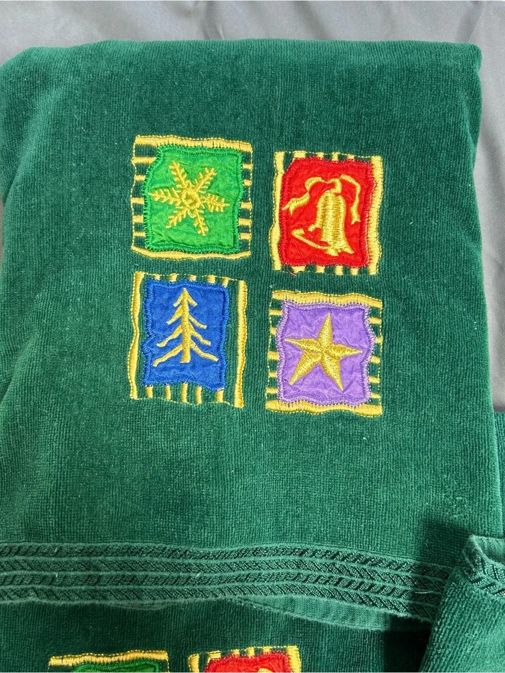 Vintage Christmas Holiday Embroidered Towel Set Stars Snowflakes Green 4 PC
